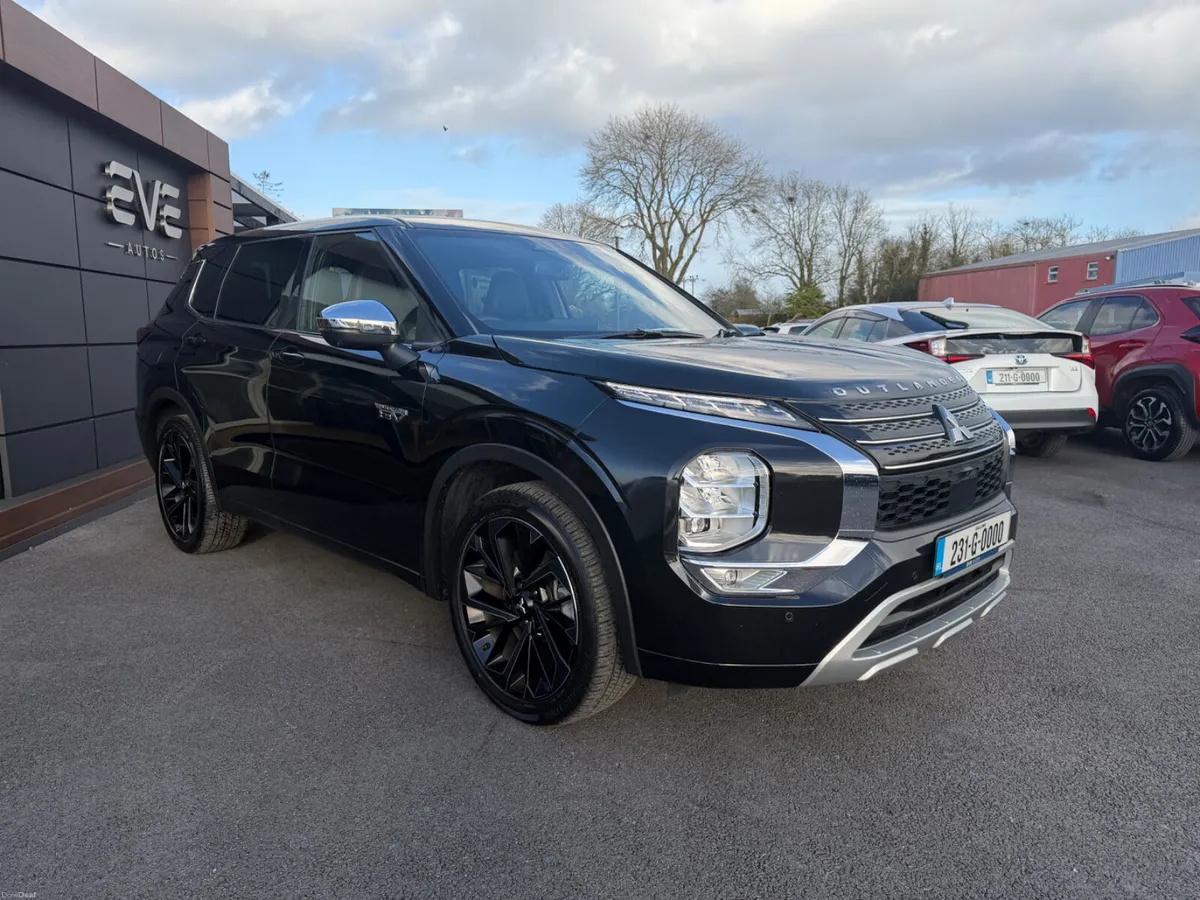 7 seater Plug-in Hybrid - Top Spec - Like New - Image 4