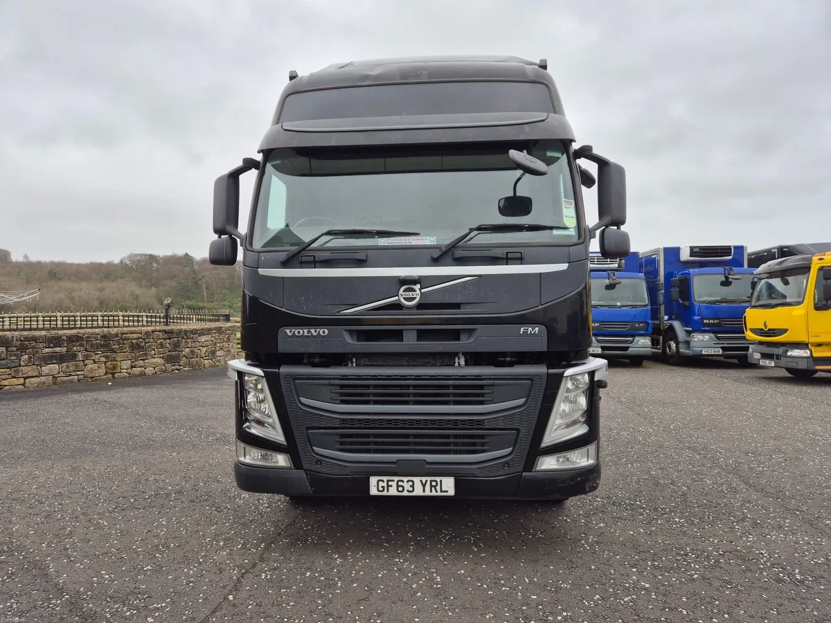 2013 (Dec) Volvo FM330 Globetrotter 18 ton - Image 3