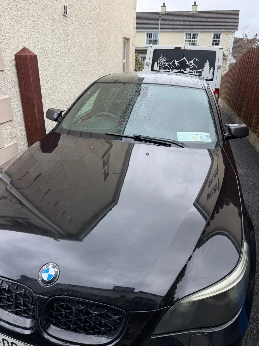BMW 5-Series 2008 - Image 1