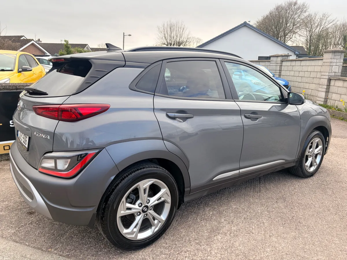 Hyundai KONA Executive - Image 4