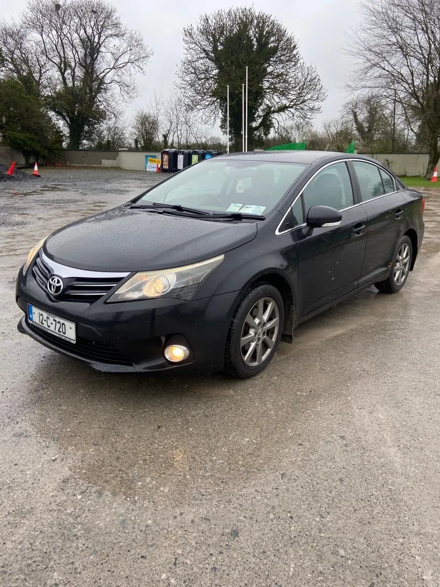 2012 Toyota Avensis - Image 1