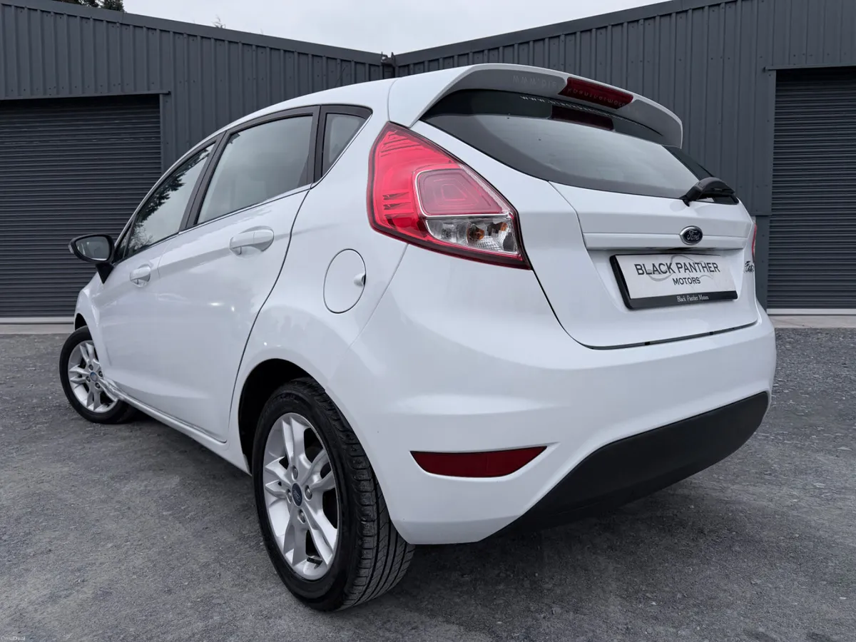 Ford Fiesta 161’ Zetec LOW MILEAGE/NEW TIMING BELT - Image 3