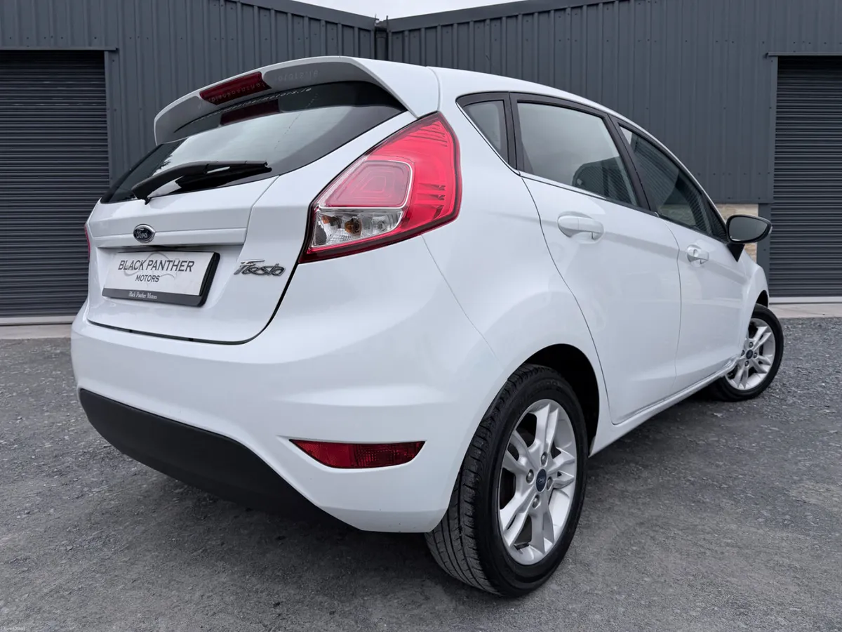 Ford Fiesta 161’ Zetec LOW MILEAGE/NEW TIMING BELT - Image 4