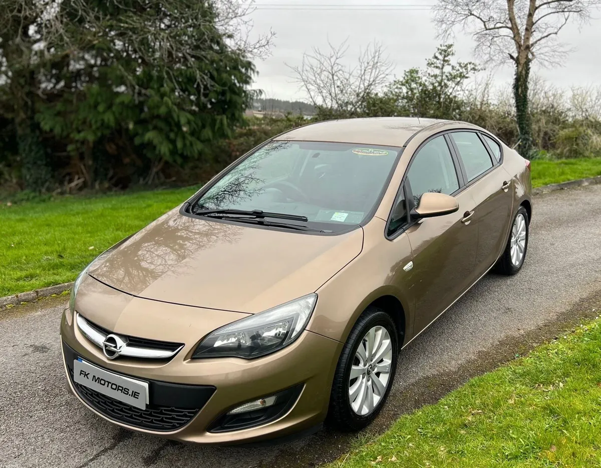 Opel Astra 2013 diesel new nct - Image 1