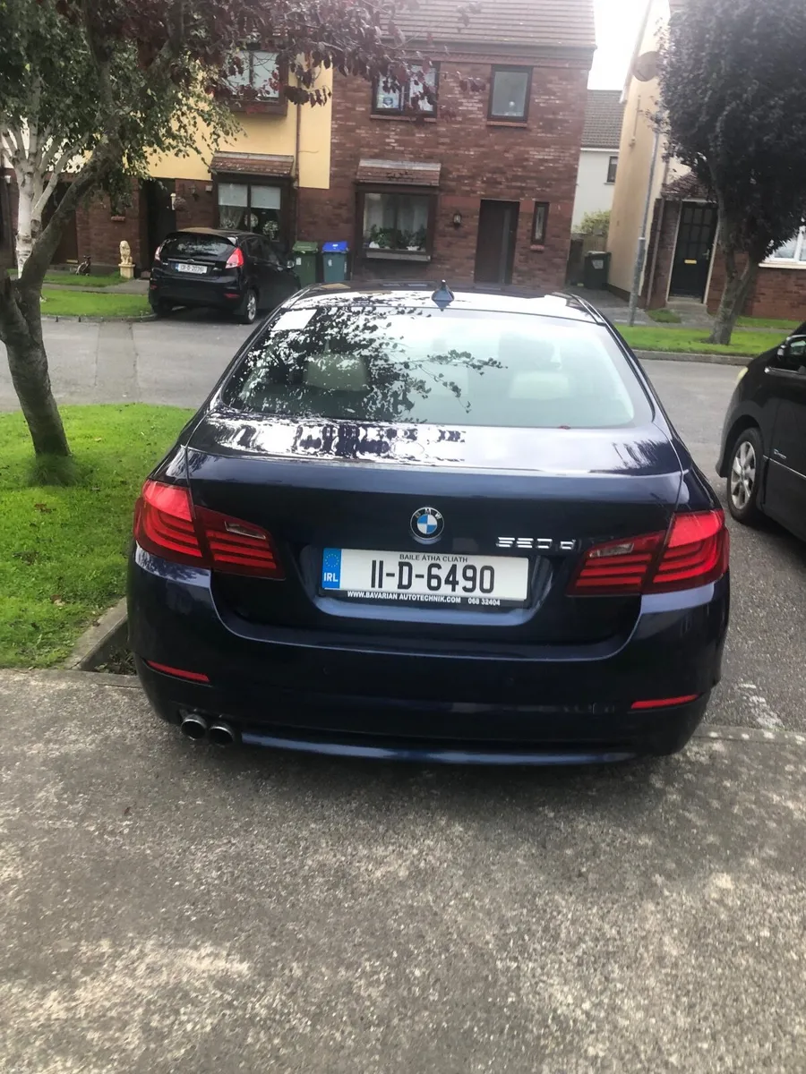 BMW 5-Series 2011 - Image 4
