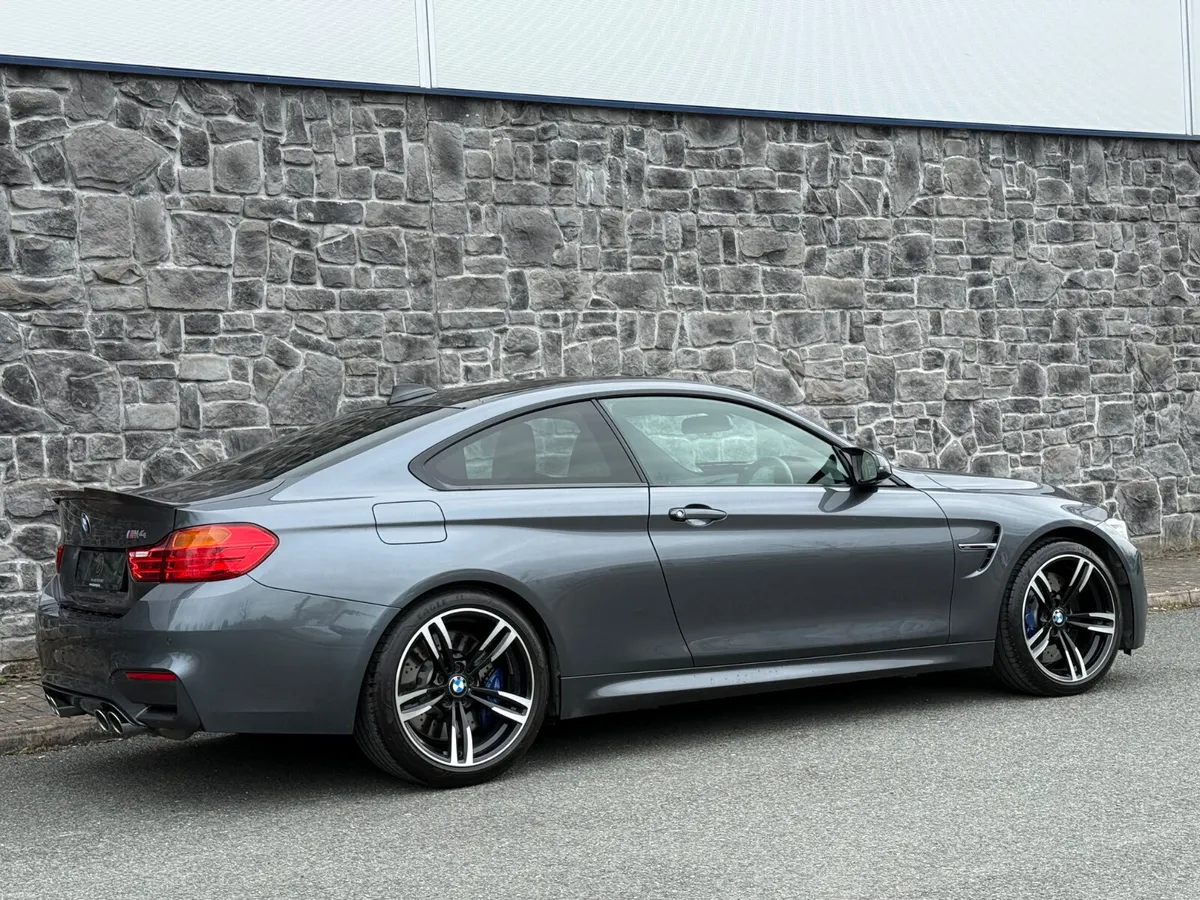 152 BMW M4 3.0 DCT 425hp FSH F82 - Image 3