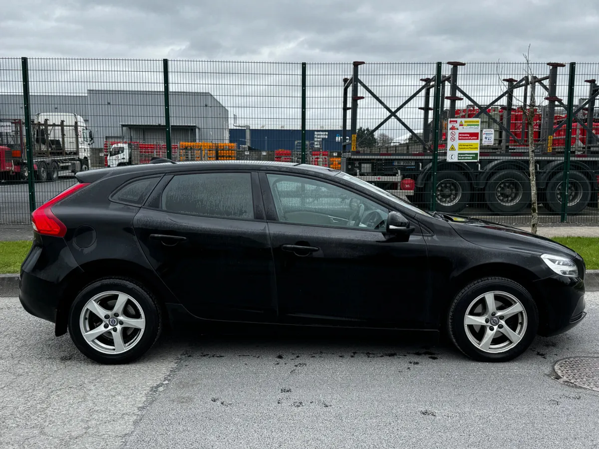 🚗2017 VOLVO V40 D2 MOMENTUM🚗NCT 06/27+FSH - Image 3