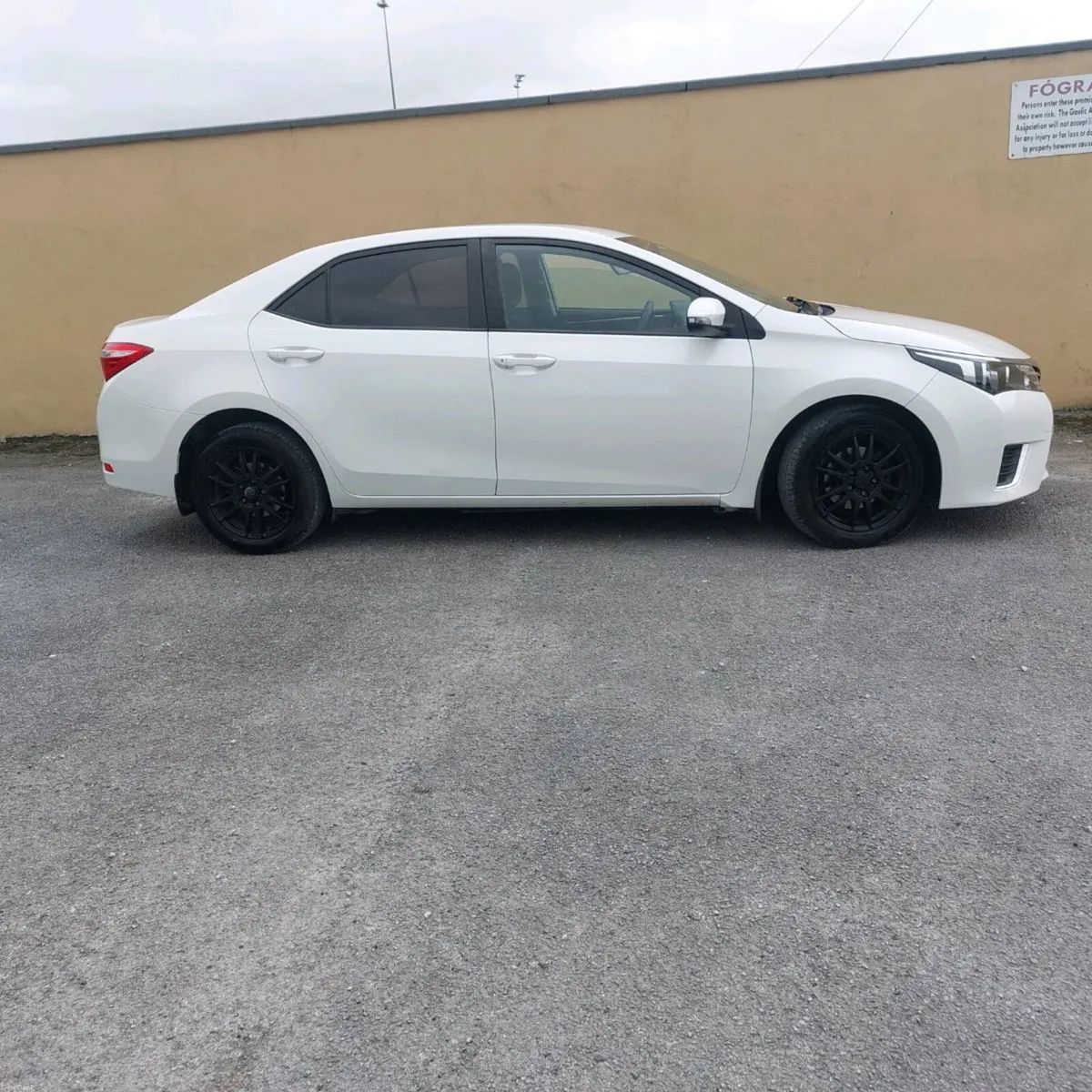 2015 toyota corolla 1.4 nct 6/27 new nct - Image 4