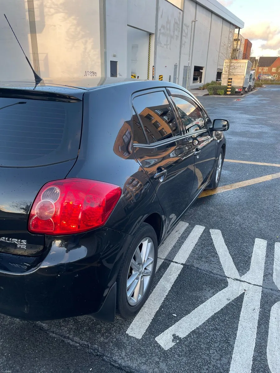 Toyota auris - Image 1