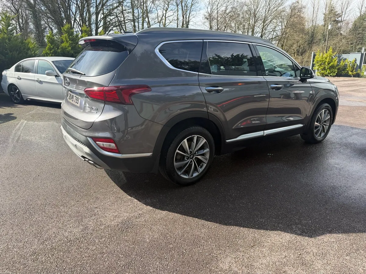 2020 Hyundai Santa Fe Exec Plus - Image 4