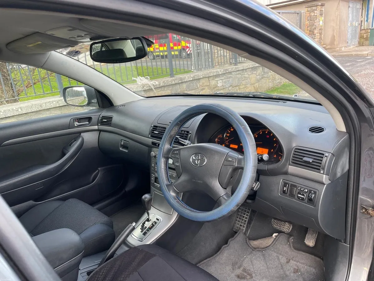 Toyota Avensis Auto - Image 4