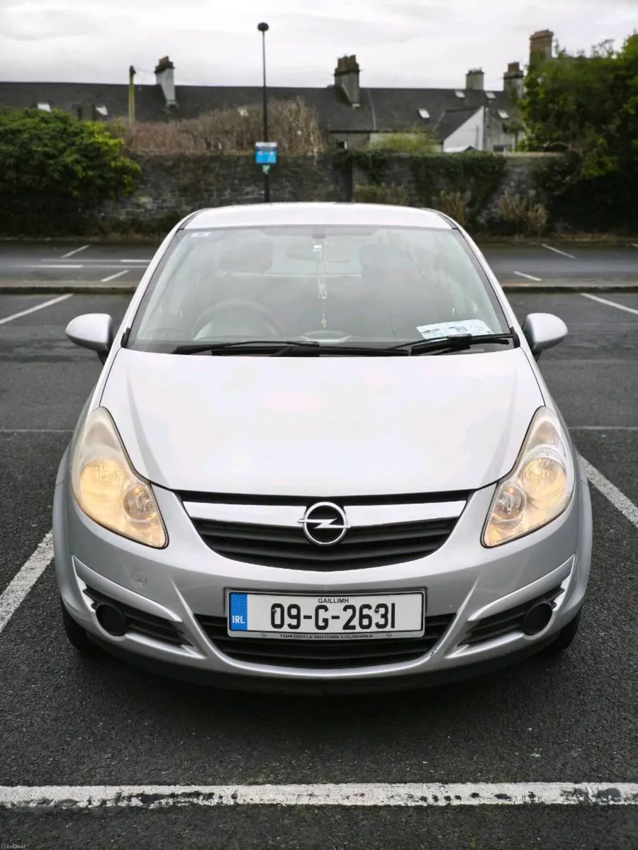 🚗 Opel Corsa 1.2 petrol, Automatic (2009) 🚗 - Image 1