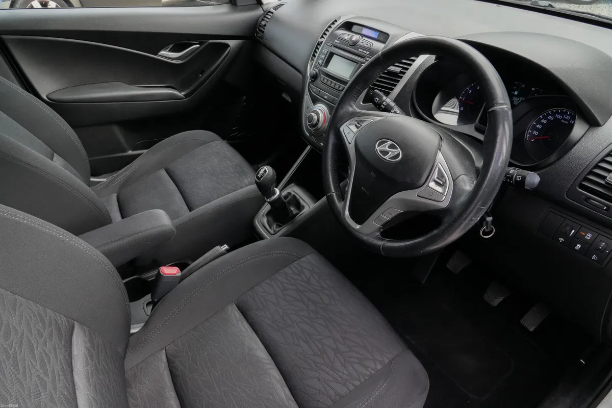 2013 Hyundai ix20 1.4 Petrol Manual *Low Miles* - Image 2