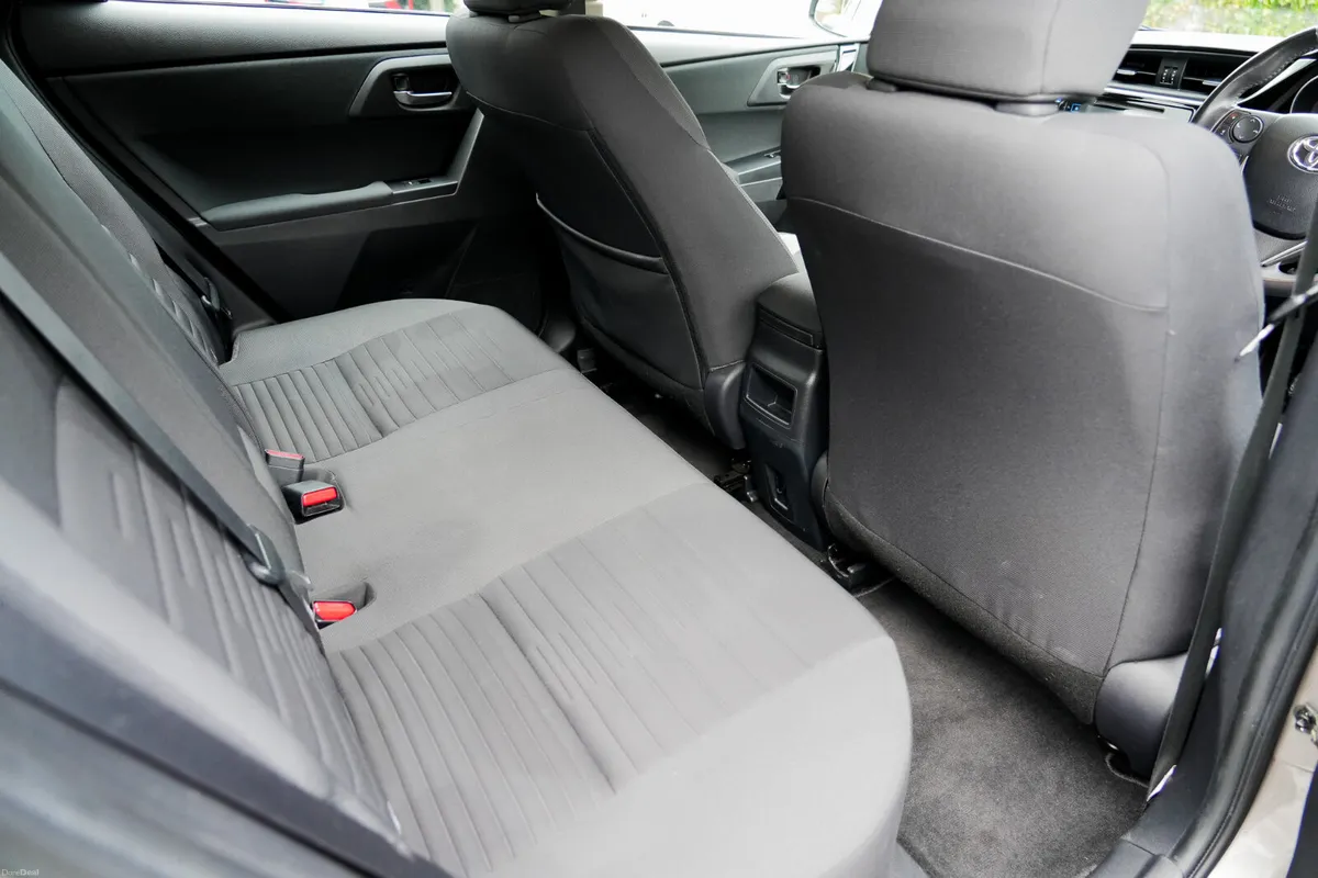 2016 Toyota Auris Manual 1.4 Diesel - Image 4