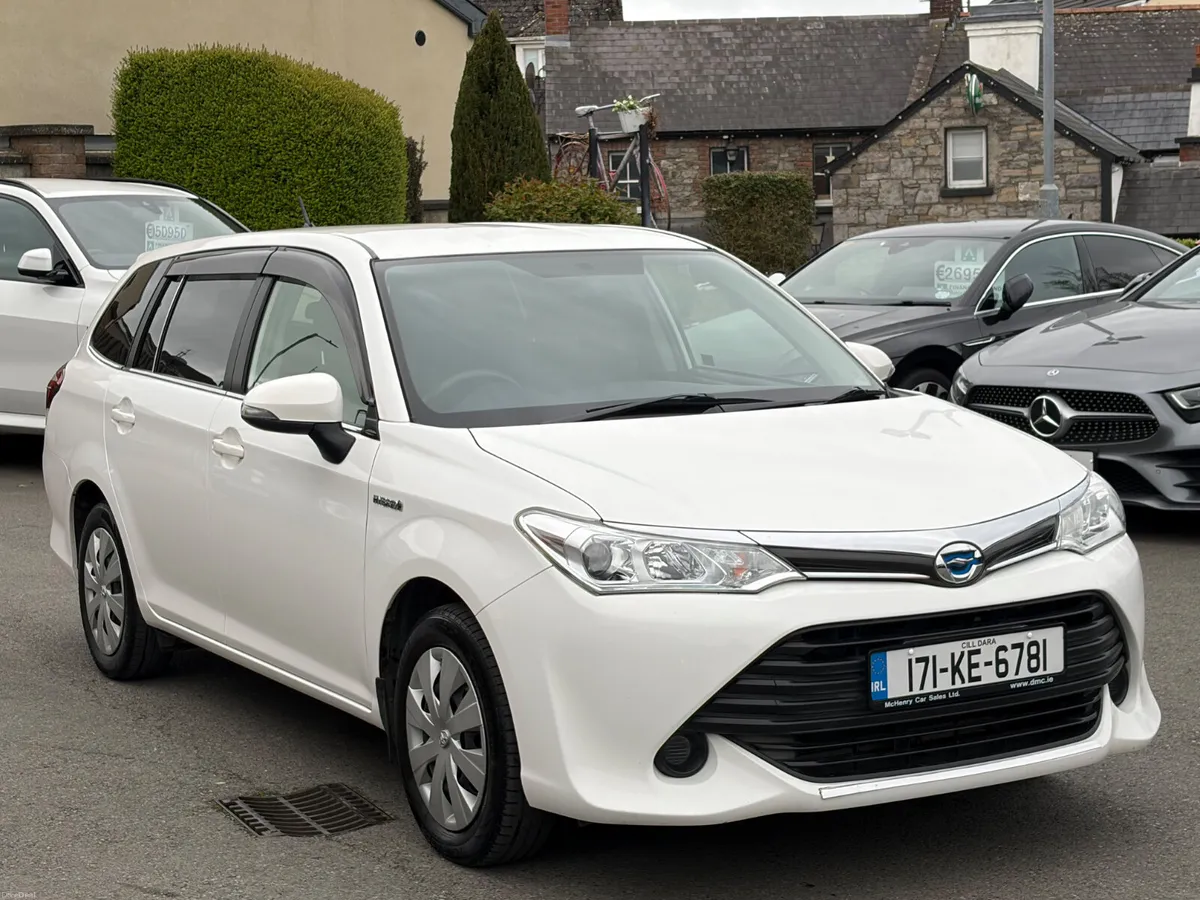 171 Toyota Corolla Fieleder Auto *Low KM* - Image 3