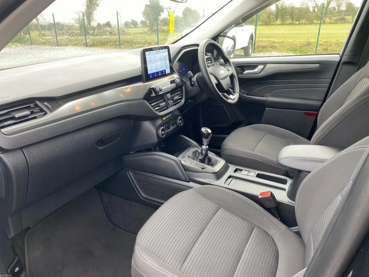 Ford Kuga TITANIUM 5DR 1.5 TD 120 S6.2 M6 F - Image 3