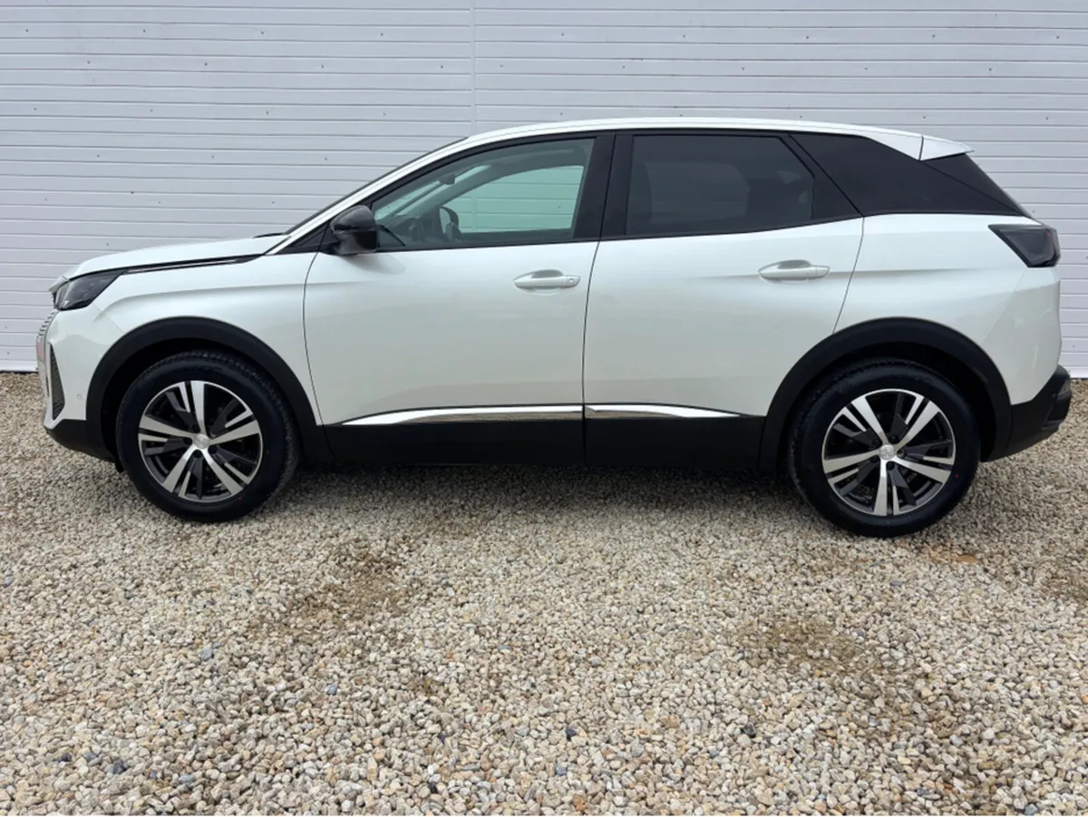 Peugeot 3008 1.5hdi AUTOMATIC ALLURE 130PS - Image 2