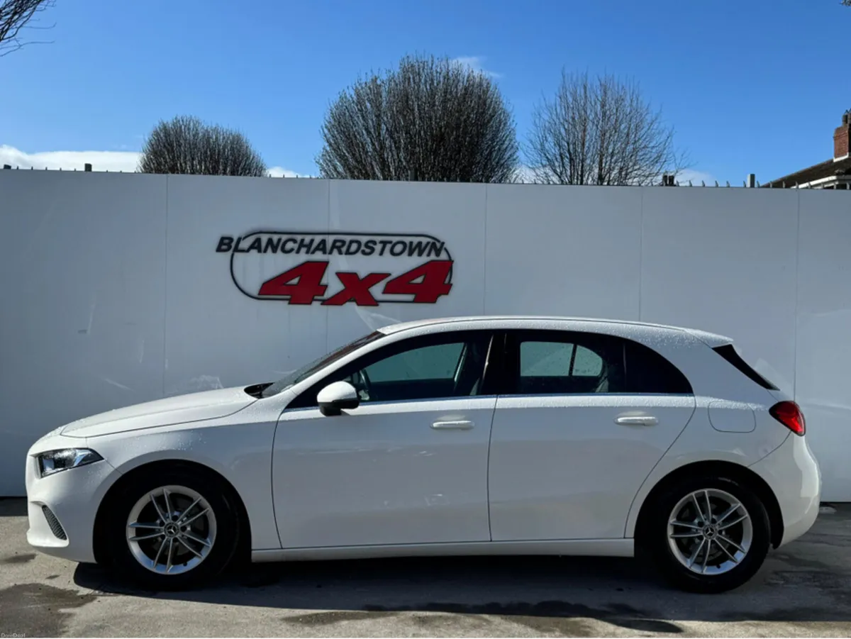 Mercedes-Benz A-Class 180 1.3 PETROL MANUAL - Image 3