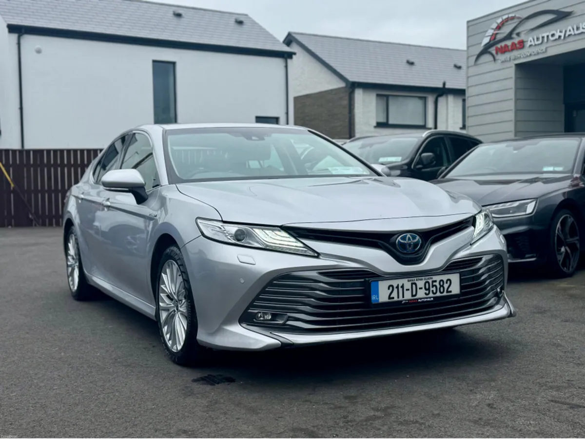 Toyota Camry HYBRID PLATINUM 4DR AUTO - Image 2