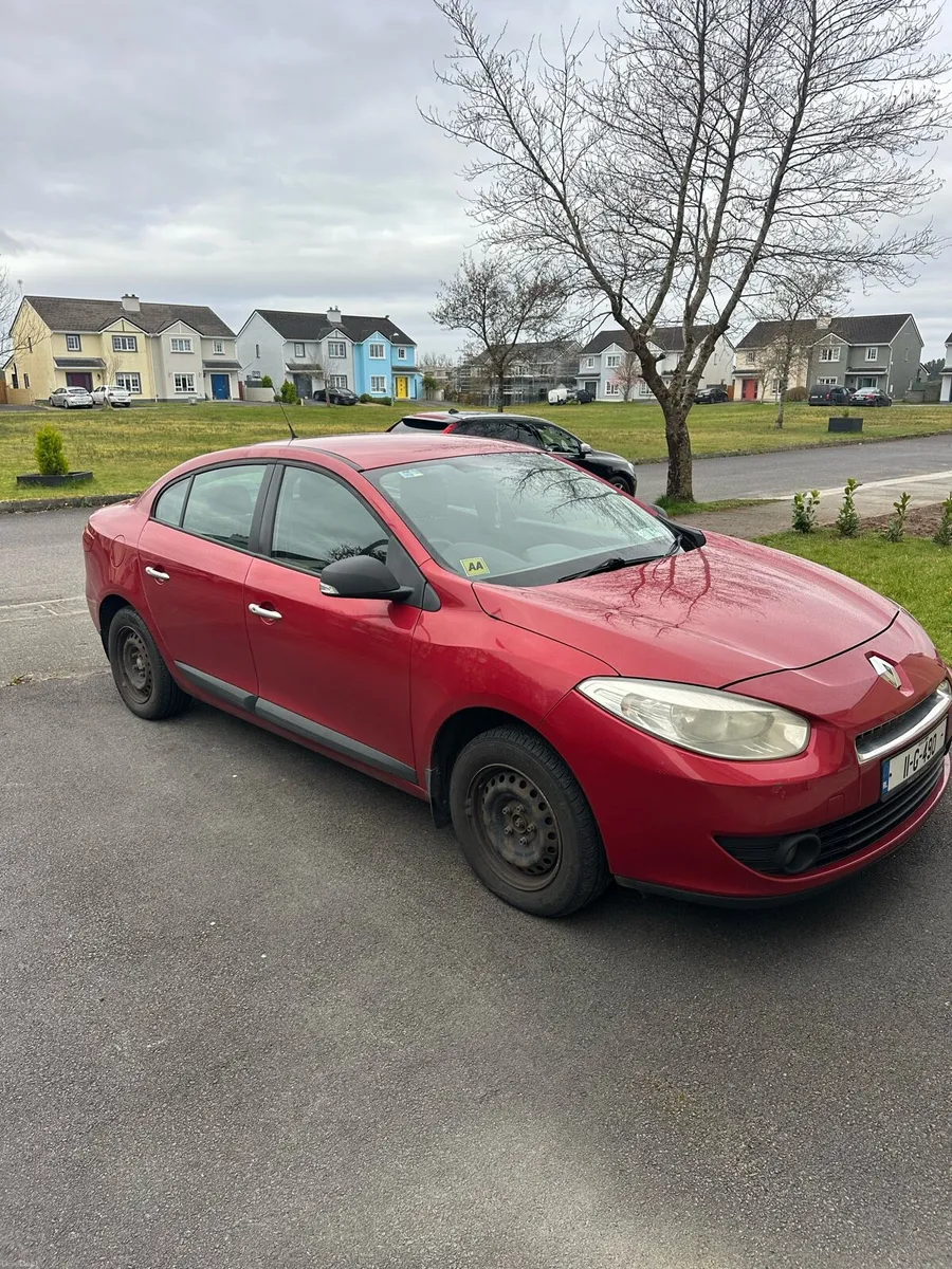 Renault Fluence 2011 - Image 2