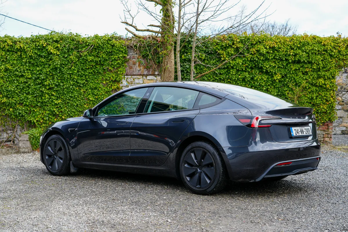 2024 Tesla Model 3 RWD Highland - Image 3