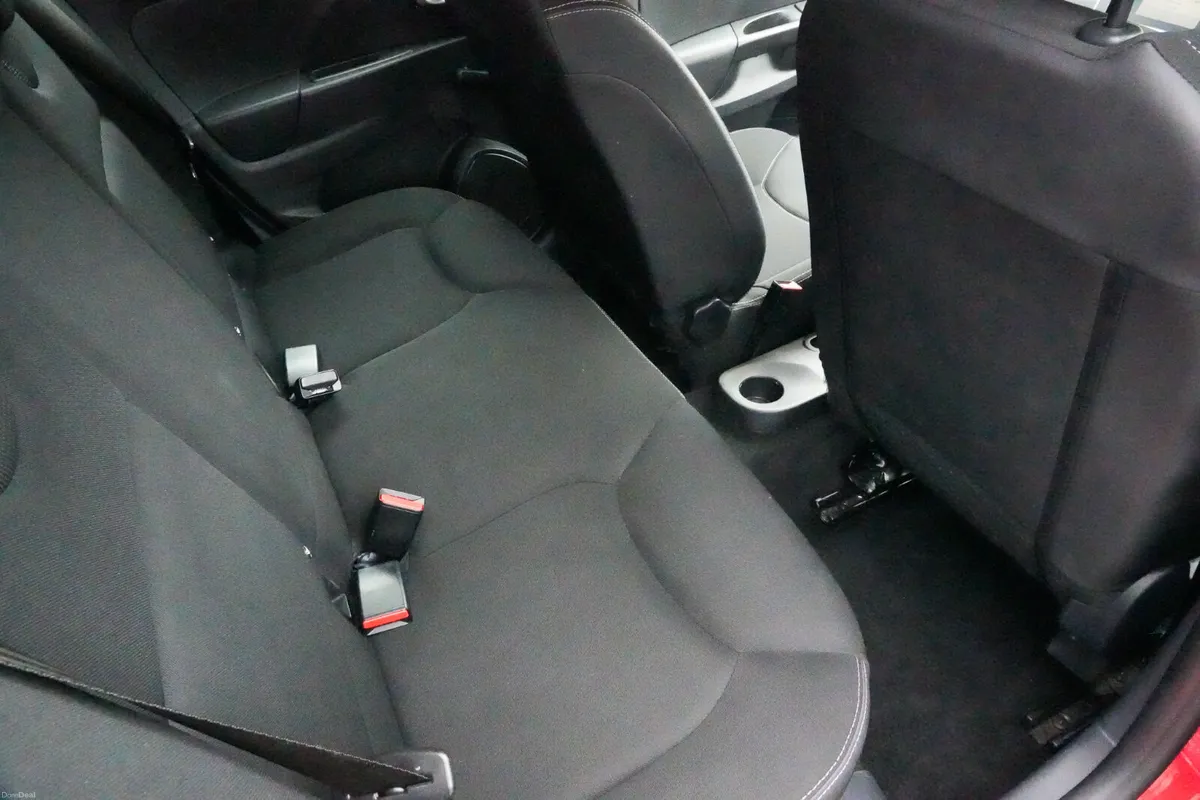 2016 Renault Clio 1.2 Petrol Manual *LOW KM* - Image 4