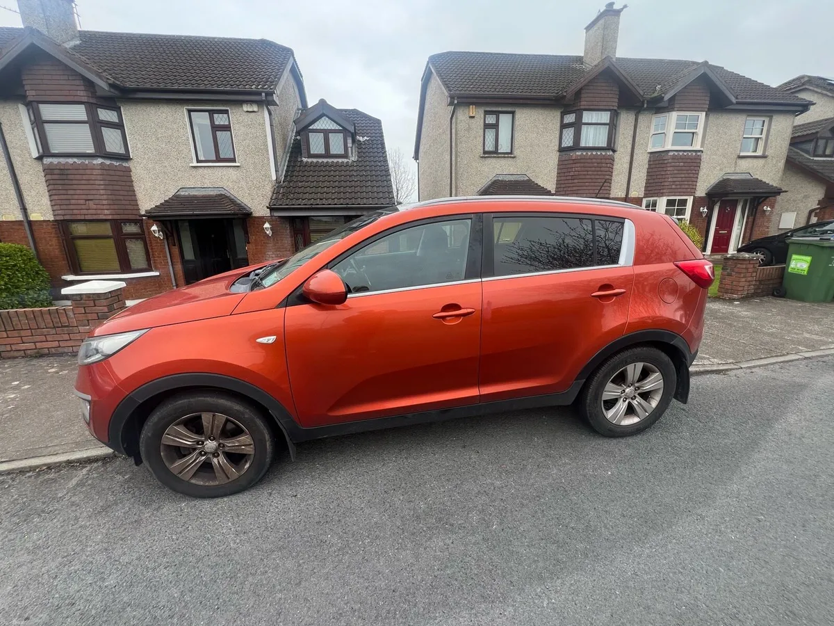 Kia Sportage 2014 orange manual - Image 4