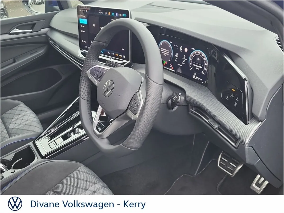 Volkswagen Golf R LINE AUTOMATIC 2.0 TDI 150 BHP - Image 4