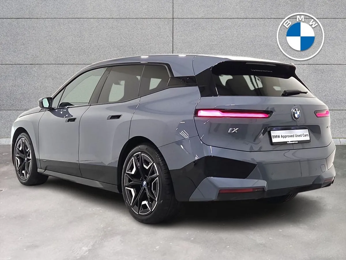 BMW iX xDrive40 M Sport - Image 2
