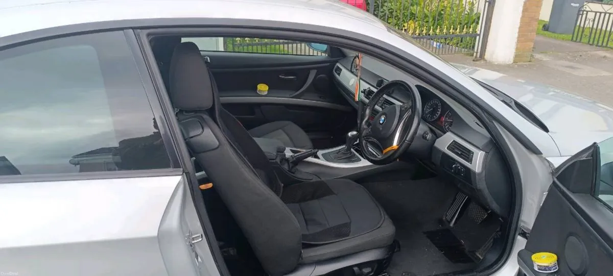 BMW 3 series 320i - Image 1