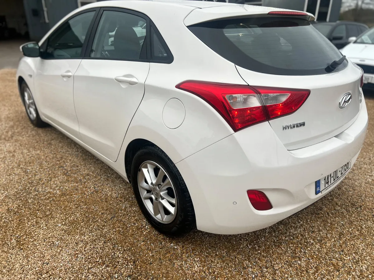 Hyundai i30 Auto - Image 4