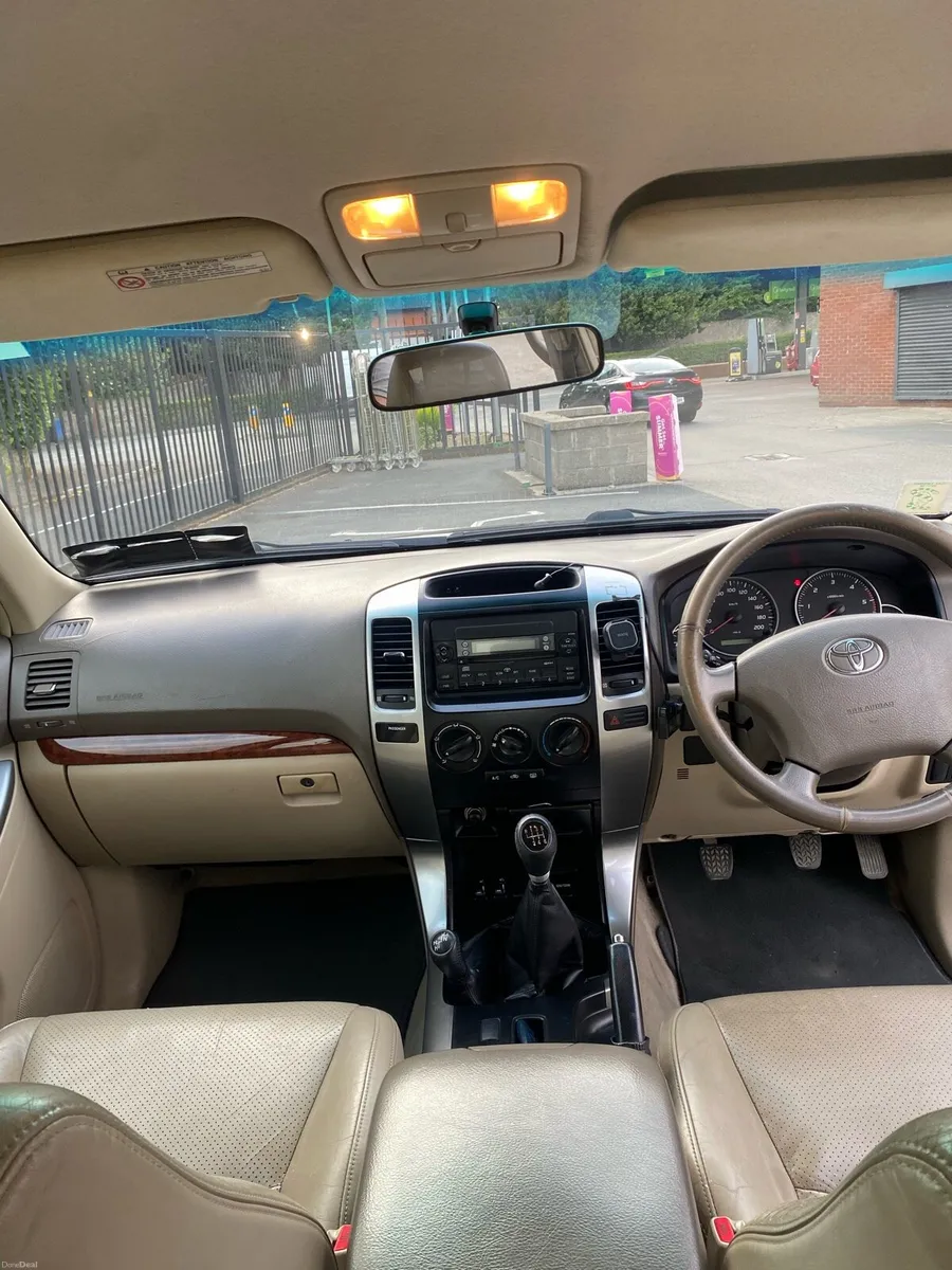 Toyota Land Cruiser - Image 5