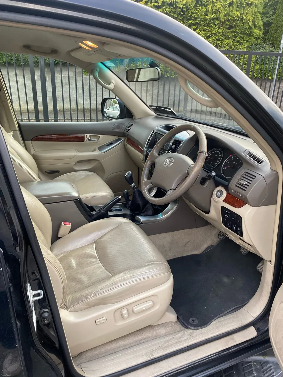 Toyota Land Cruiser - Image 4