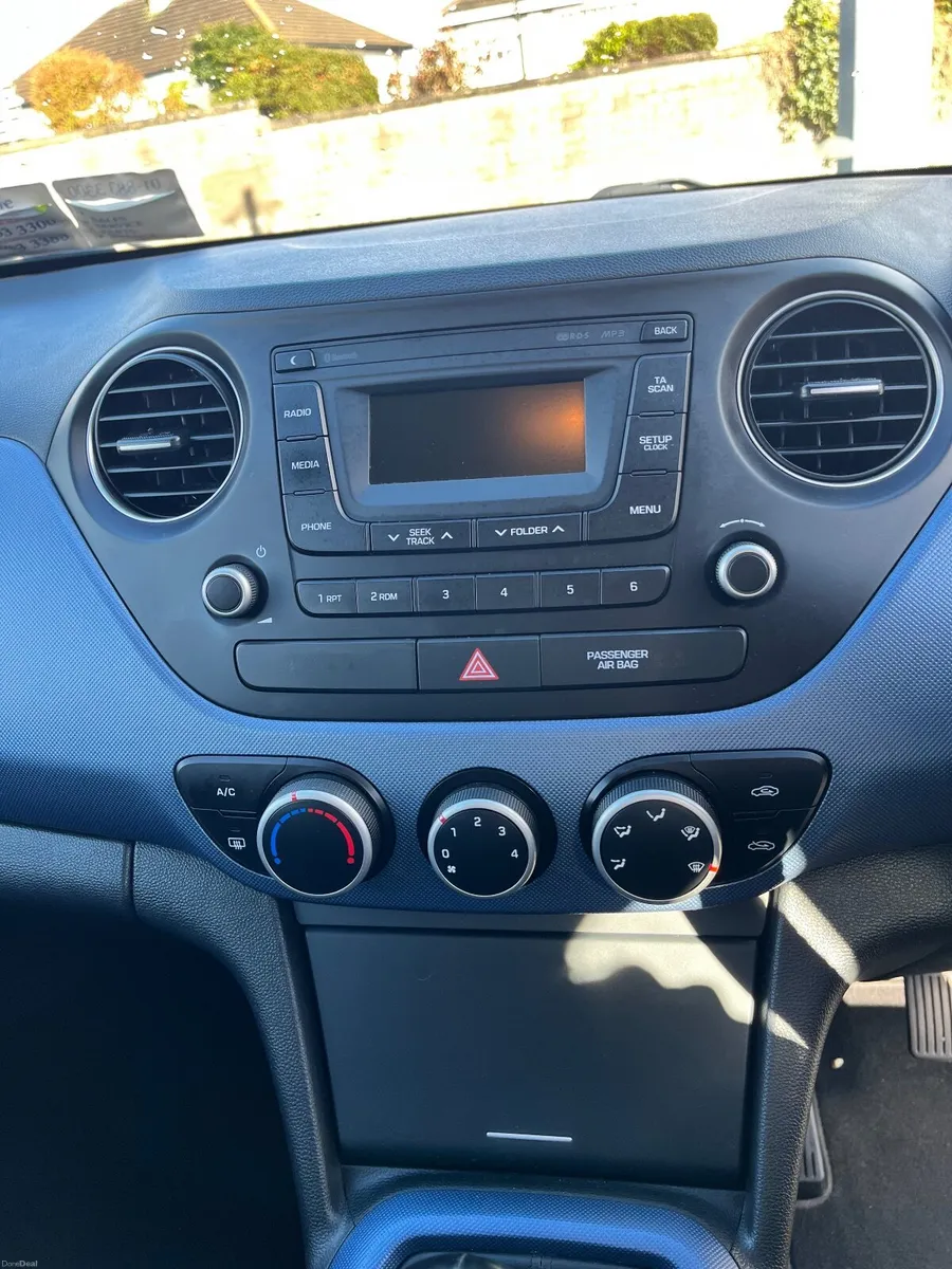 Hyundai i10 2019 low mileage - Image 4