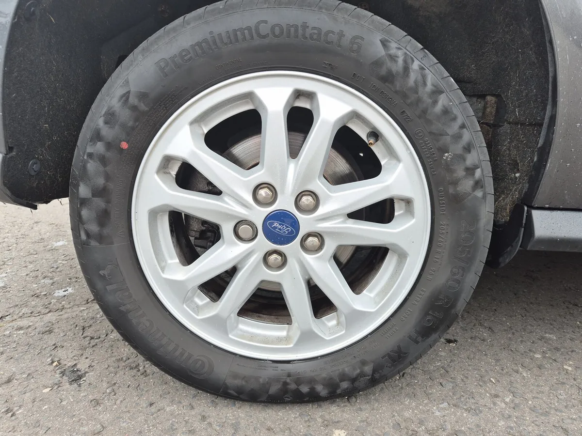 Ford Tourneo Connect Wheelchair Access Taxi Spec - Image 5