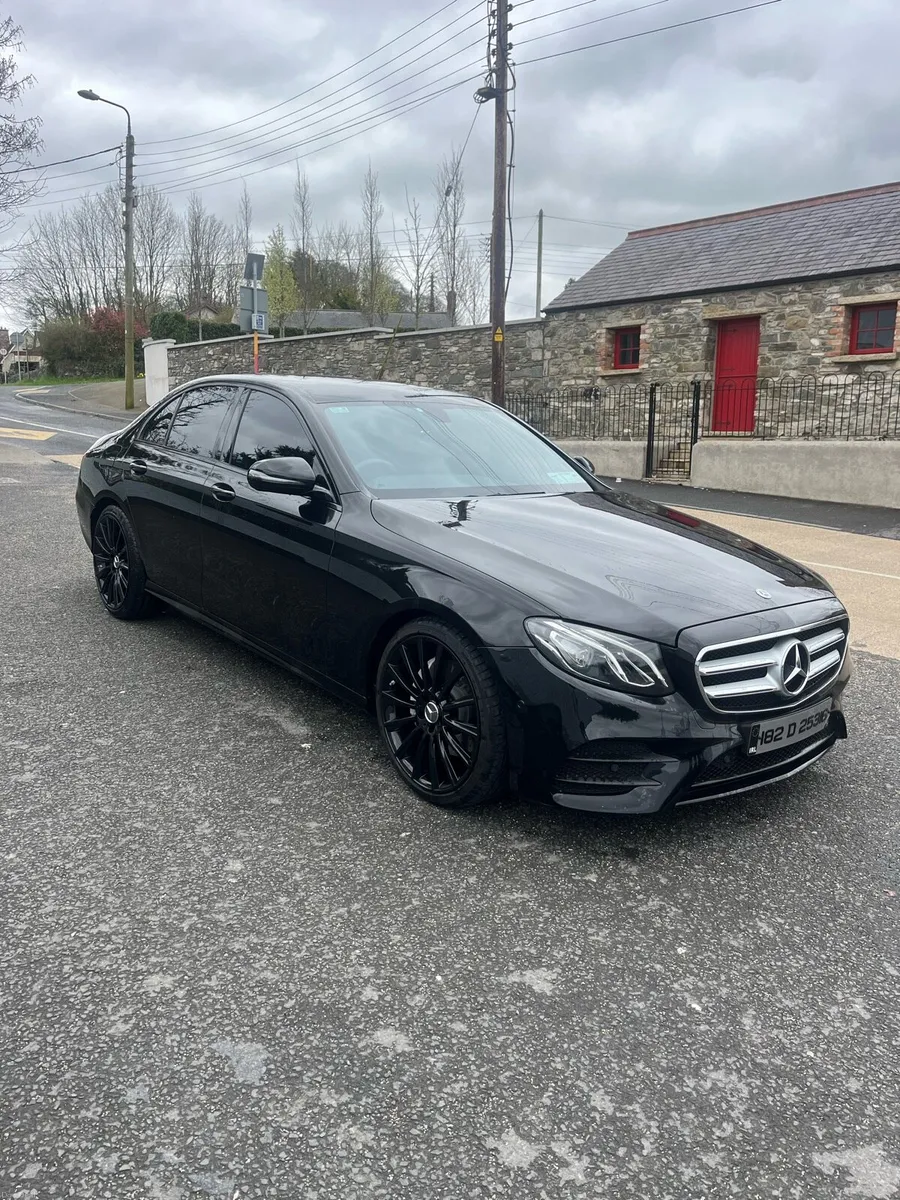 Mercedes Benz E220 AMG LINE 2018 - Image 1