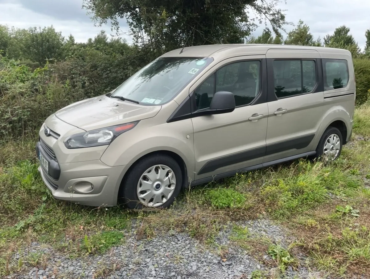 Ford connect wheelchair accessible 7 seater - Image 2