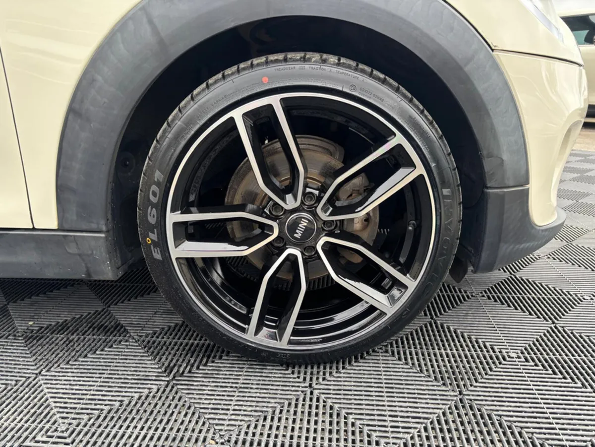 Mini Cooper Mini Cooper 1.2 petrol, auto, 5 door, - Image 3