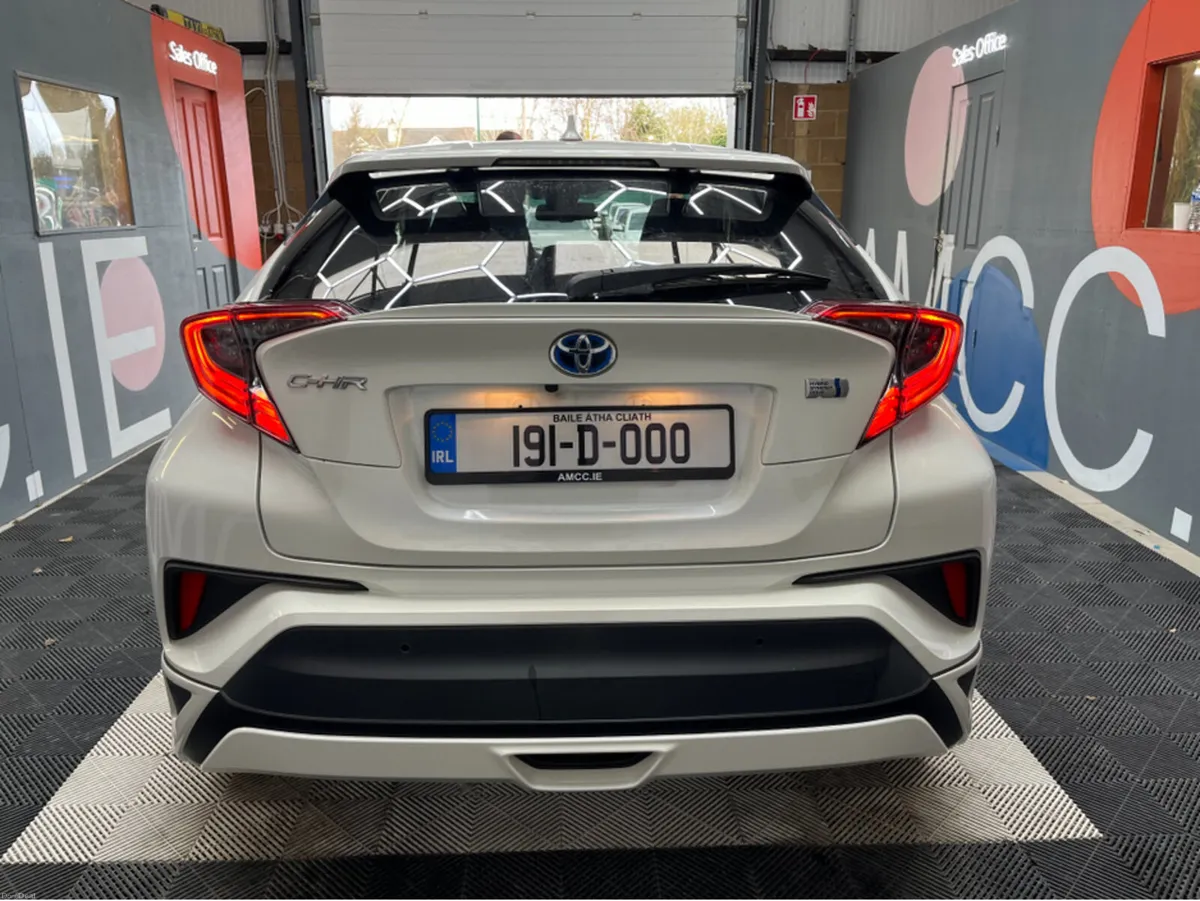 Toyota C-HR 2019 TOYOTA C-HR G 1.8 AUTOMATIC / CRU - Image 3