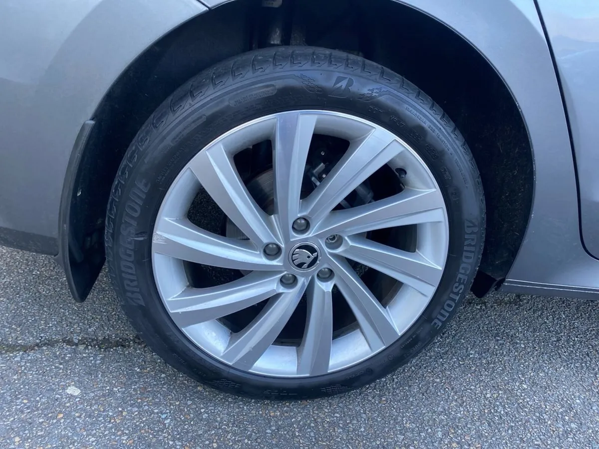 Skoda Octavia E30 2.0TDI 115hp DSG - Image 5