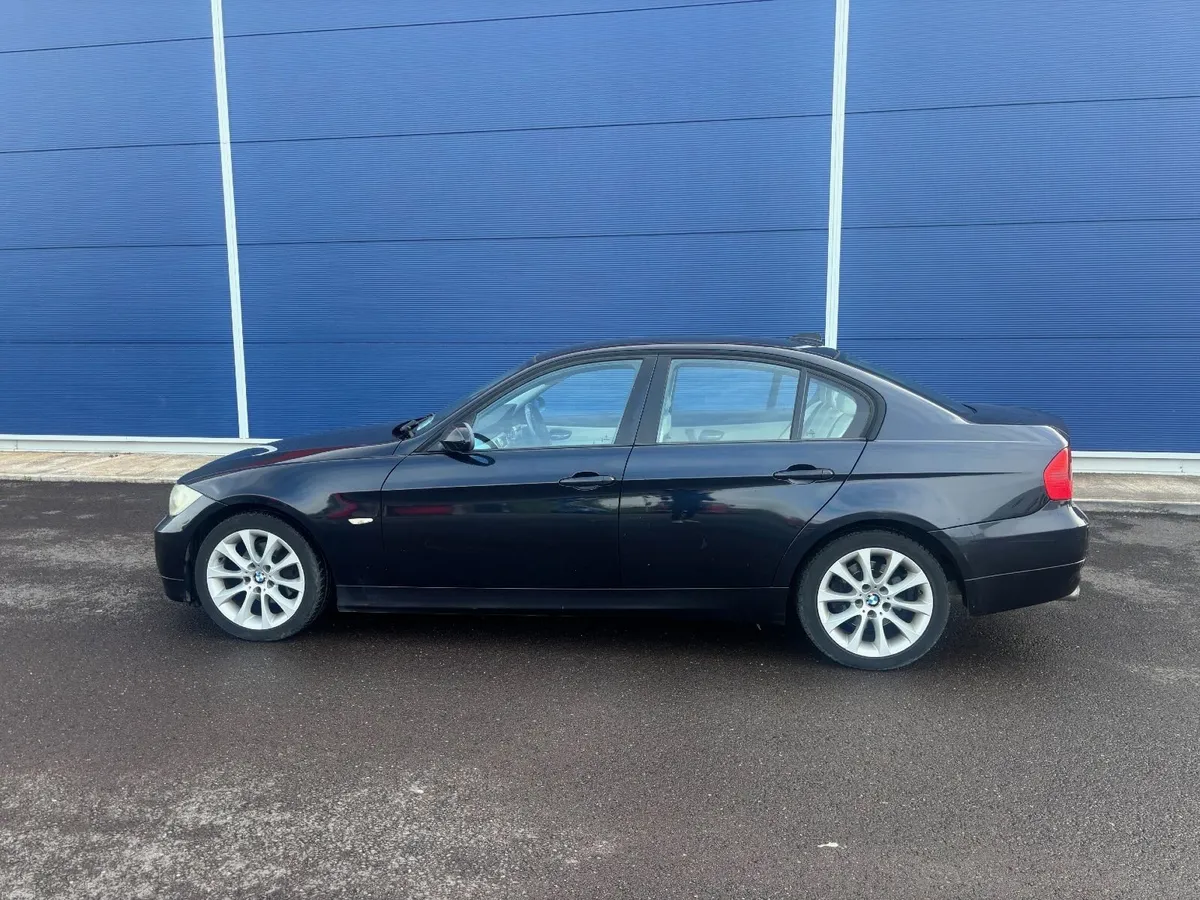 BMW 3-Series 2008 - Image 2