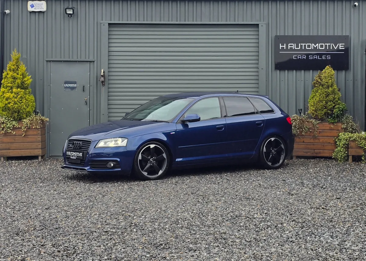 2013 AUDI A3 SPORTBACK S LINE TFSI AUTO LOW KMS - Image 1