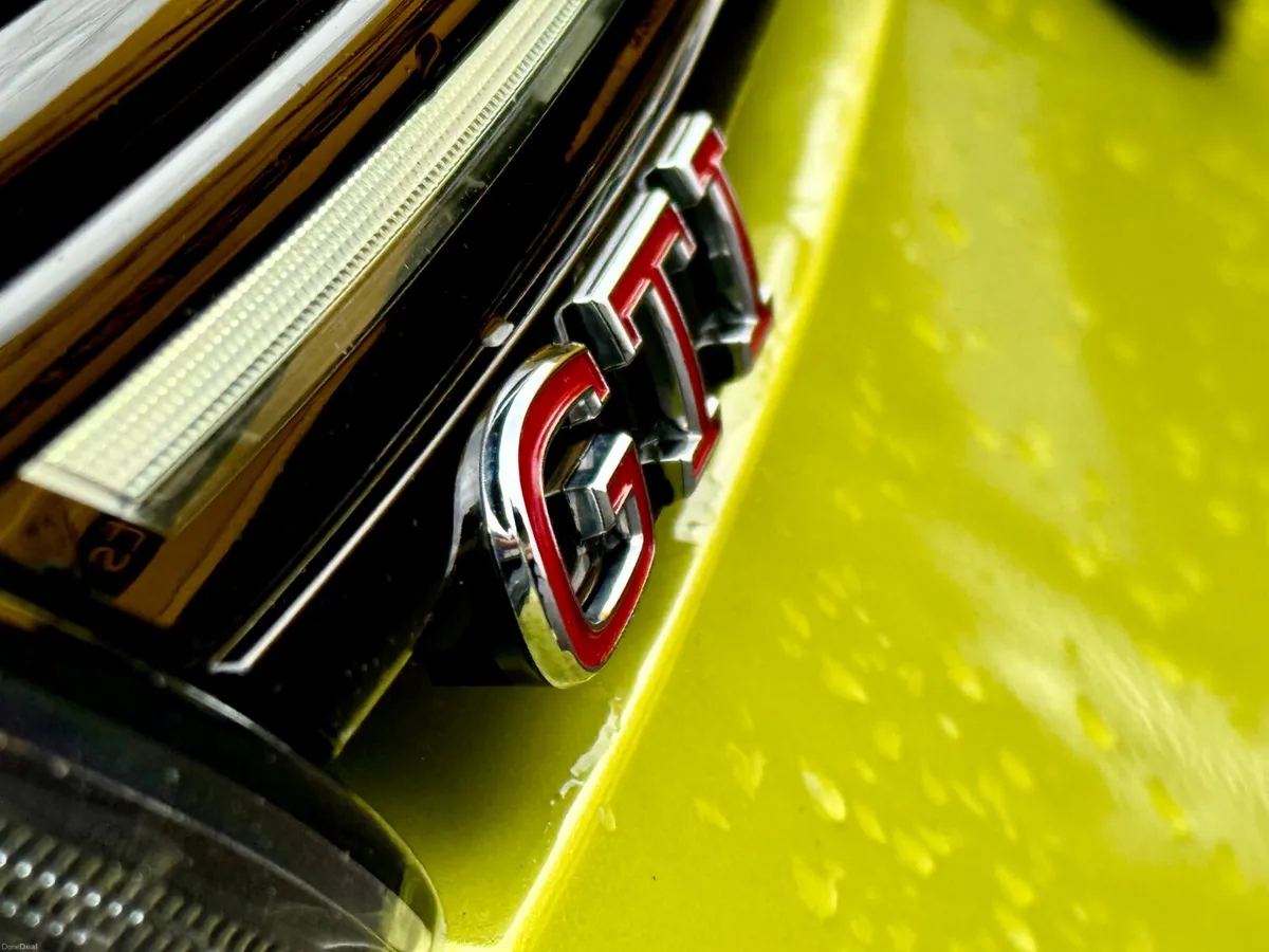 Volkswagen Golf 2023 2.0 GTI CLUBSPORT*300BHP* - Image 3