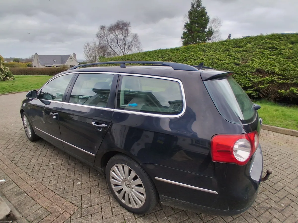 Volkswagen Passat 2010 - Image 3
