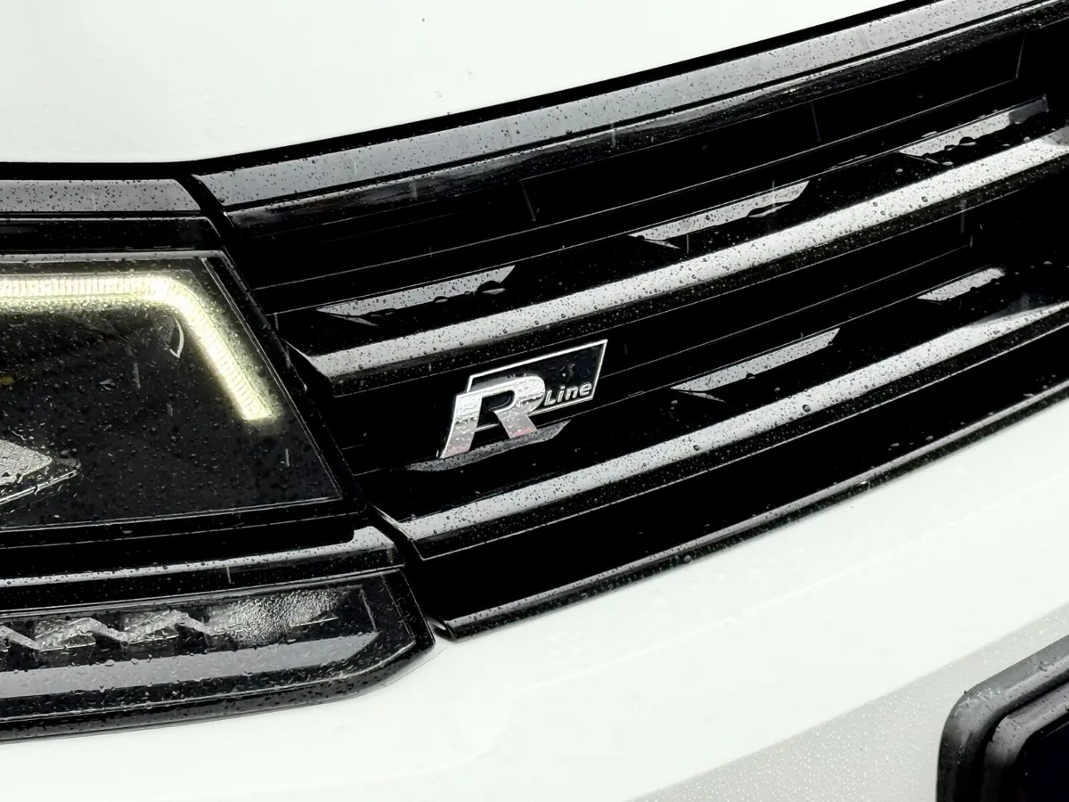 Volkswagen Tiguan 2019 2.0TDI DSG R LINE BLACK - Image 3