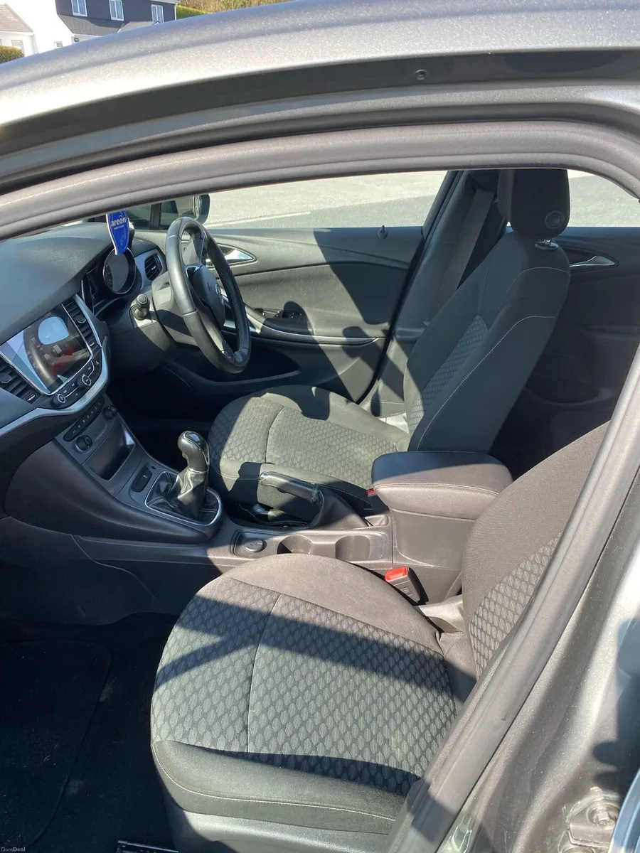 Vauxhall Astra - Image 4