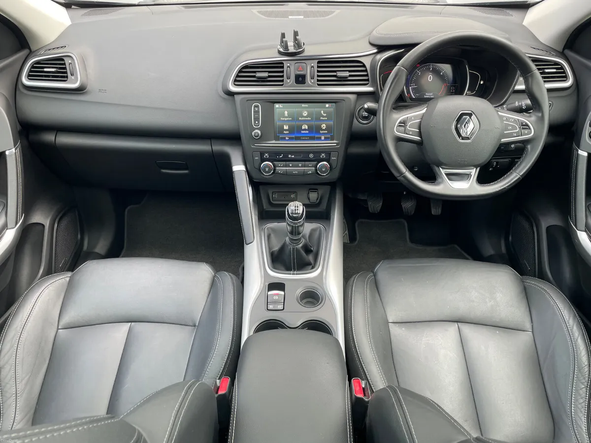 PAN ROOF-HEATED LEATHER-REVERSE CAMERA-APPLE PLAY - Image 3