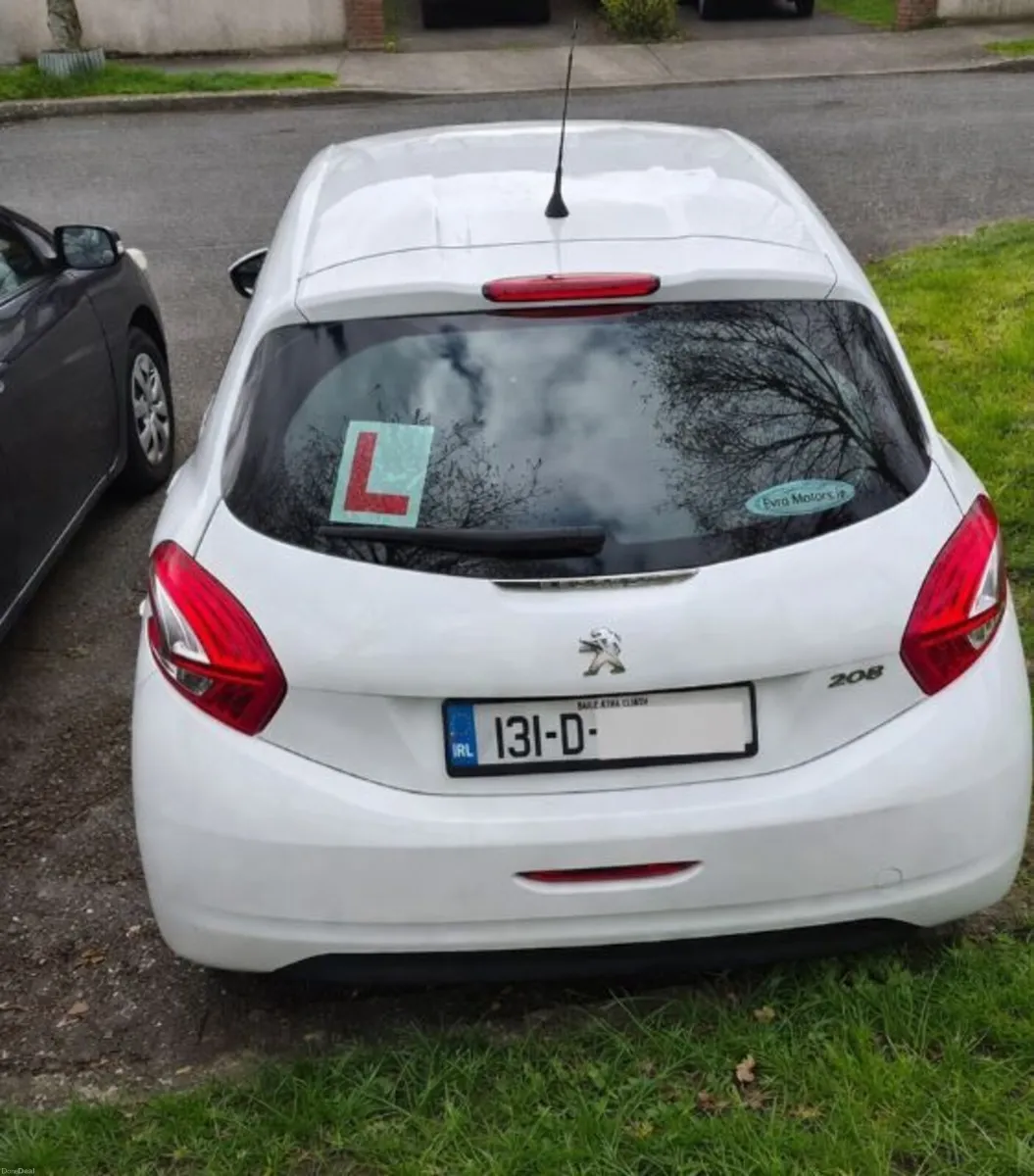 Peugeot 208 2013 - Image 2