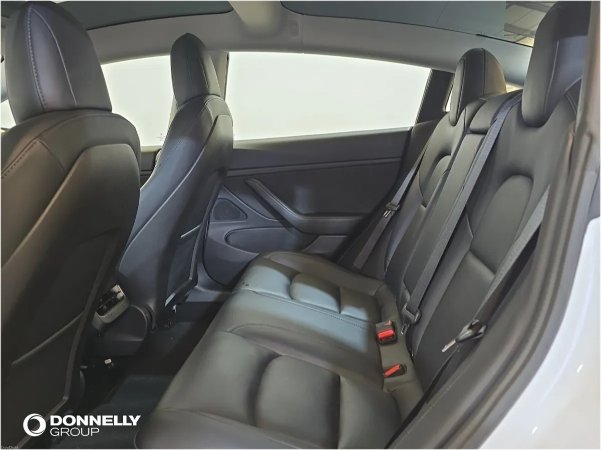 Tesla Model 3 Saloon Long Range - Image 4