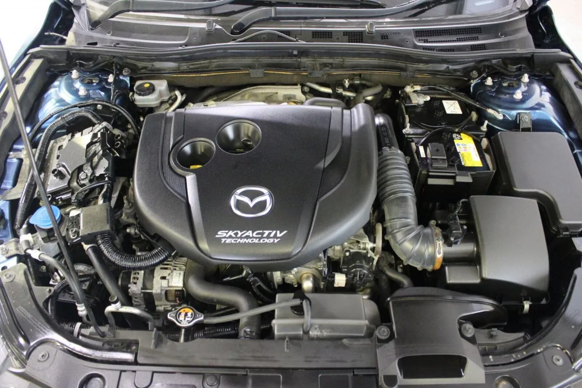 Mazda Mazda3 2.2D 4DR (150ps) EXECUTIVE SE- TENDER - Image 4